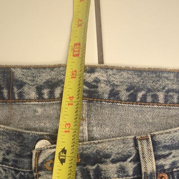 Vintage Levi’s 501 Acid Wash Jeans — Made in USA. - Picture 6 of 7